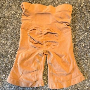 Skims sculpting mid thigh short